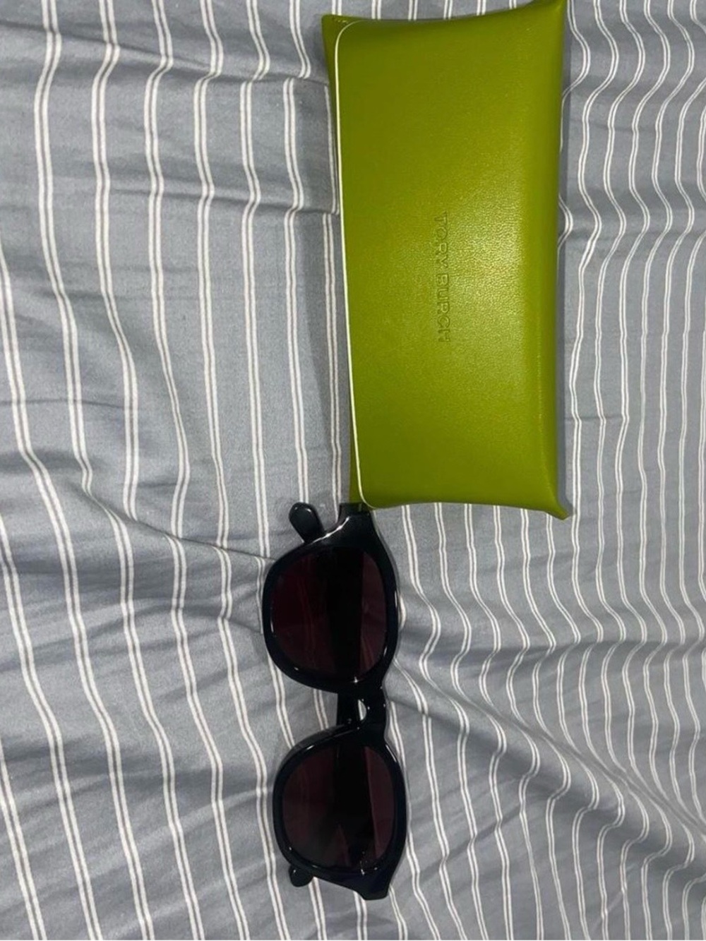 Black Men’s Sunglasses with Olive Case